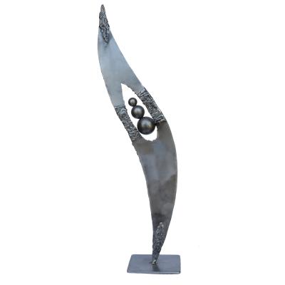 Collection privée - Cette sculpture  n'est plus disponible à la venteMétal - Hauteur 57 cm   largeur 16cm